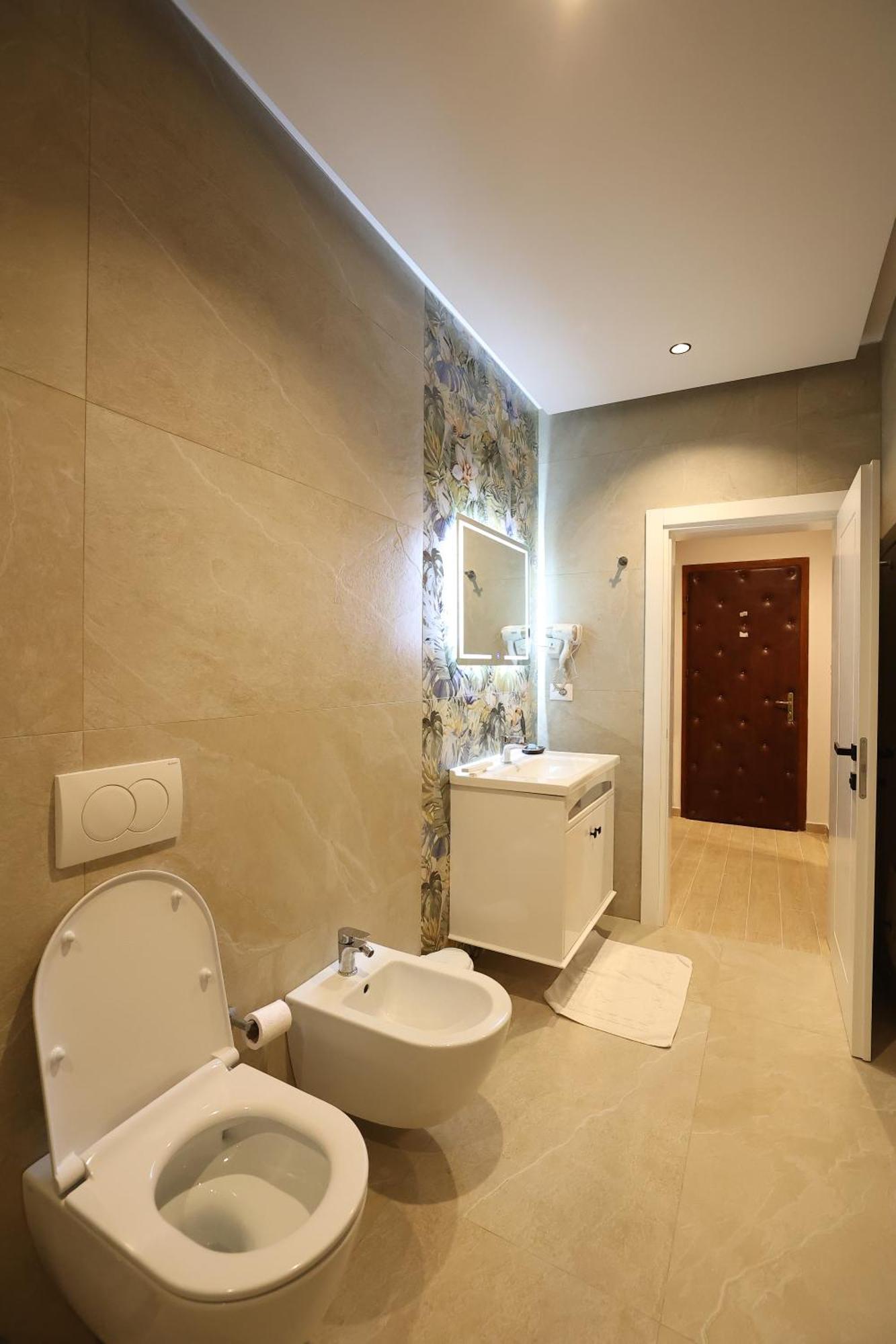 Hotel Elvis Mjull-Bathore ภายนอก รูปภาพ