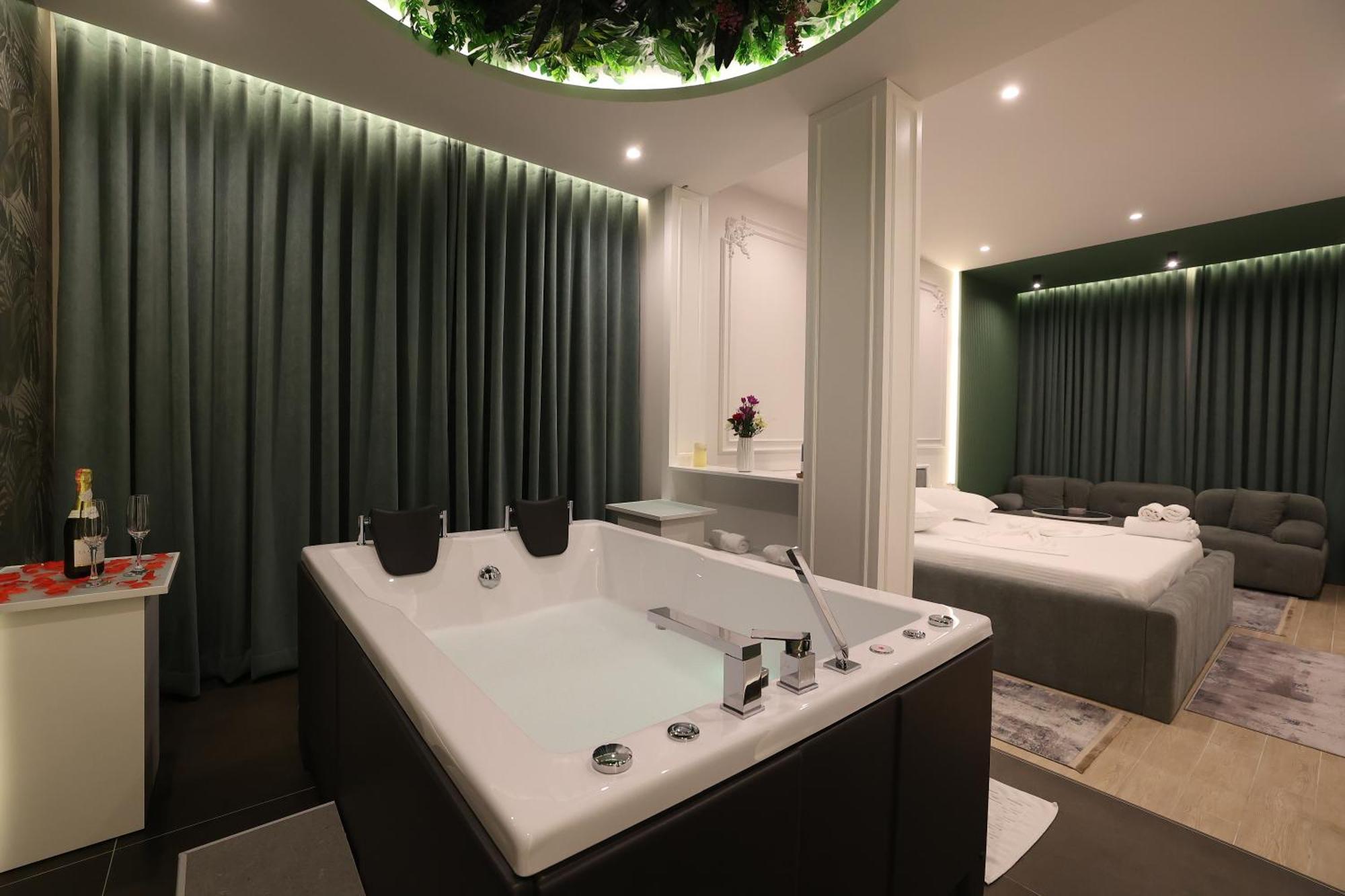 Hotel Elvis Mjull-Bathore ภายนอก รูปภาพ