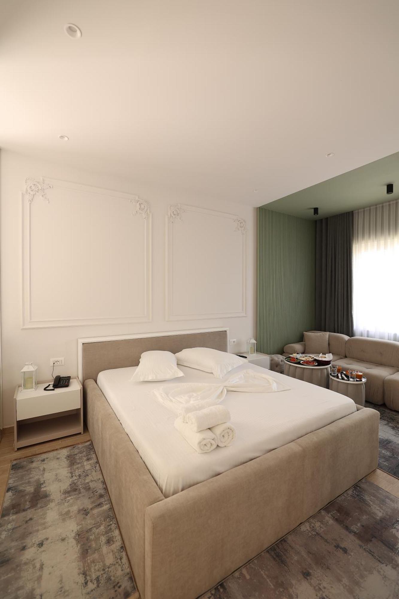 Hotel Elvis Mjull-Bathore ภายนอก รูปภาพ